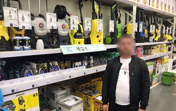 Оренбуржец по «липовым» чекам вынес из строительного гипермаркета товаров почти на 50 000 рублей