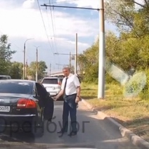 Водитель спикера ЗС Оренбургской области при обгоне «подрезал» авто