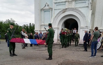 В Сорочинске предали земле тело погибшего на Украине Ивана Корниенкова