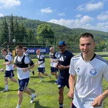 Костариканец, босниец, белорус, молодой 