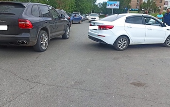 В Оренбурге двое детей попали под колеса иномарок