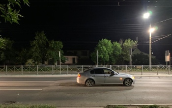 В Оренбурге водитель BMW снес на пешеходном переходе ребенка