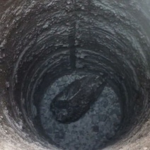 В Оренбурге строители из ямы для забора услышали внезапное «угу»