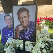 К могиле Юрия Шатунова закрыли близкий доступ