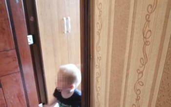В Оренбурге родители не смогли попасть в квартиру, где закрыты маленькие дети