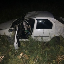 Под Новосергиевкой ночью с трассы в кювет слетел автомобиль, пострадали трое пассажиров