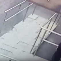 В Домбаровке девятилетний школьник повадился повреждать замочную скважину двери МФЦ