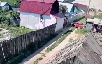 В Оренбурге угонщик 1,5 часа пытался уехать на чужом ВАЗ-2107