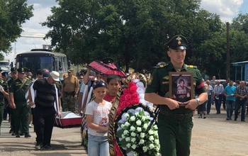 В Адамовском районе попрощались с 56-летним добровольцем, погибшим на Украине 
