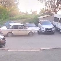 В Оренбурге угонщик-неудачник протаранил автомобиль