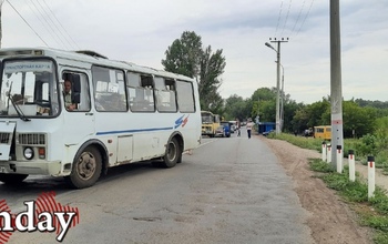 Некоторым оренбужцам приходится терять массу времени у железнодорожных переездов