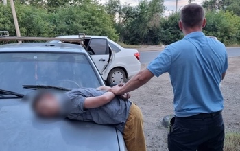 Предприимчивый житель Оренбурга с помощью эвакуатора отвёз в скупку чужой автомобиль