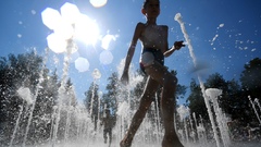 В Казани шестилетнему мальчику оторвало пальцы на ноге во время купания в фонтане 