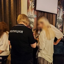 В Оренбурге в ночных клубах с сомнительной репутацией ошиваются пьяные подростки (18+)