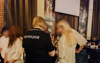 В Оренбурге в ночных клубах с сомнительной репутацией ошиваются пьяные подростки (18+)