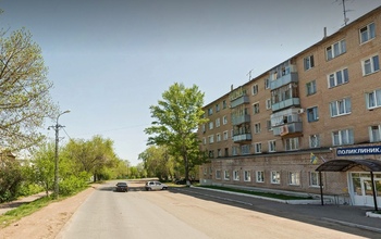 В Оренбурге с пятого этажа жилого дома выпал мужчина