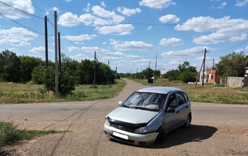 В Александровском районе легковушка съехала в кювет, пострадали два человека