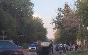В Оренбурге в результате ДТП Киа перевернулась на крышу