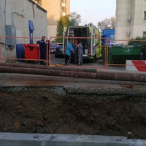 В Оренбурге мужчина неудачно упал в яму