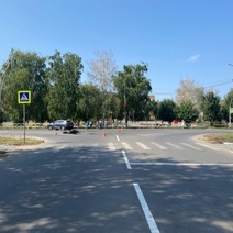 В Бузулуке мотоциклист на красный свет светофора въехал в иномарку