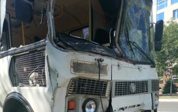 В Оренбурге столкнулись два пассажирских автобуса, пострадали пять человек