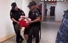 Родители обвиняемого в убийстве врача оренбуржца носят ему передачки в СИЗО (18+)