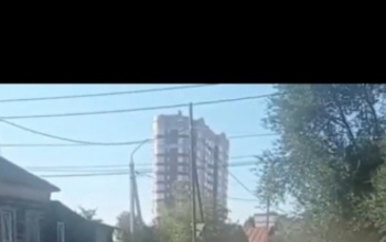 В Оренбурге на улице Рыбаковская  в результате ДТП опрокинулся автомобиль