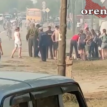 В Адамовке бушует сильный пожар