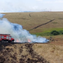 В Оренбургской области МЧС из-за крупных степных пожаров работает в режиме ЧС