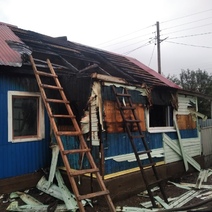 В Сакмарском районе во время пожара в жилом доме погибли мужчина и женщина (18+)