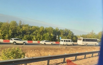 На трассе Оренбург-Самара из-за аварии образовалась 