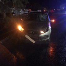 В Бугуруслане водитель автомобиля LADA насмерть сбил пешехода, гуляющего по дороге (18+)