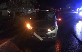 В Бугуруслане водитель автомобиля LADA насмерть сбил пешехода, гуляющего по дороге (18+)