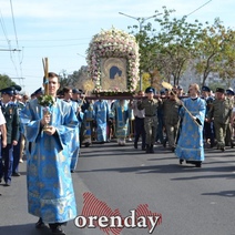 Верующие оренбуржцы прошлись по улицам Крестным ходом