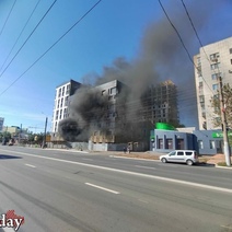 Не прошло и года, как на территории строящегося здания на ул. Терешковой вновь пожар