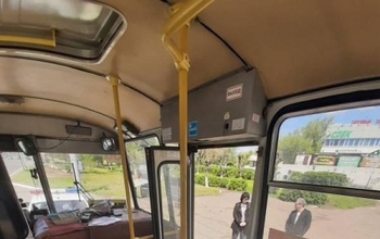 Выпавшая из автобуса оренбурженка требует от перевозчика 100 000 рублей