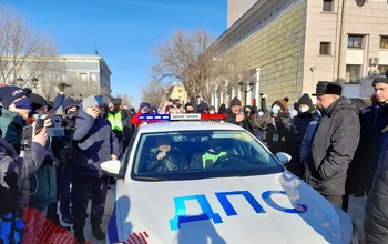 Оренбуржцу выплатят компенсацию за жесткое задержание на акции протеста
