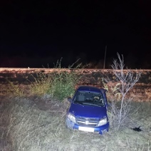 Под Оренбургом таксист слетел в кювет, пострадали двое пассажиров, включая подростка