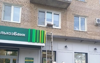 К оренбурженке, нуждающейся в медпомощи, спасатели пришли через окно