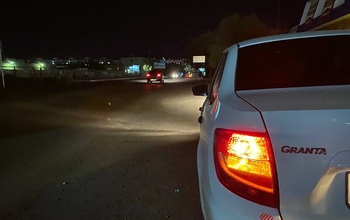 Из-за тьмы кромешной на пешеходных переходах проезда Автоматики в Оренбурге стало опасно