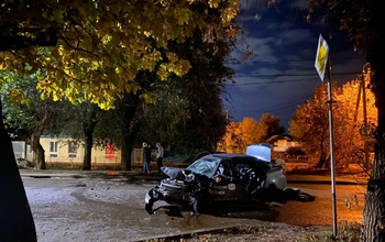В Оренбурге таксист въехал в автобус и легковушку, есть пострадавшие