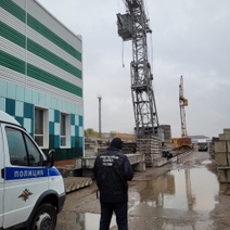 В Оренбурге на стройке мужчину убило током (18+)