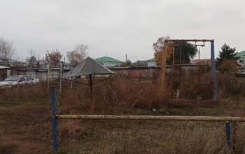 На детской площадке в Бузулуке впору фильмы ужасов снимать