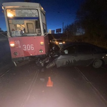 В Орске автоледи не уступила дорогу трамваю