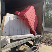 В Шарлыке предприимчивый водитель прихватил с трассы дорожные барьеры