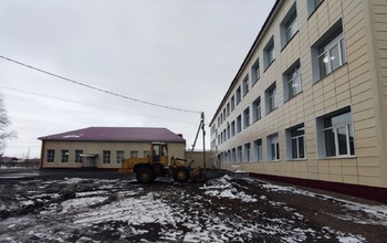 В Саракташе родители возмущены тем, как закатали в асфальт школьный двор