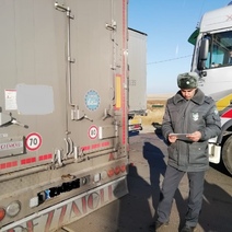 К ввозу в Оренбургскую область не допустили тонны мяса птицы и филе лосося