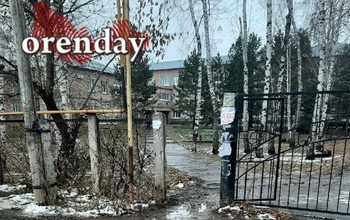 Чтобы попасть в больницу, жители Асекеево должны «проплыть» по лужам и грязи