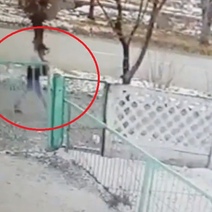 В Новотроицке грабитель отобрал у пенсионерки сумку с деньгами на операцию