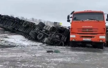 В Северном районе столкнулись две фуры: есть погибший (18+)